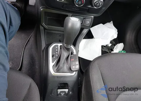 2020 Jeep Renegade Sport Fwd z USA, uszkodzony, nr VIN ZACNJAAB0LPL20312